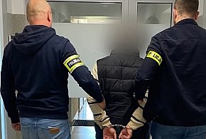 Z półek znikały kawy, czekolady, pasty do zębów, bomboniery i kremy do protez