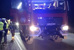 Tajemnicza śmierć na polnej drodze. 39-latek miał rany kłute w okolicy serca