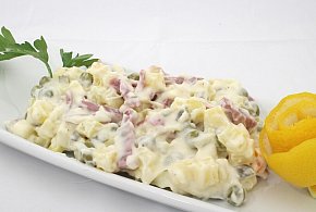 Bakteria w popularnej sałatce. Producent wycofuje całą partię