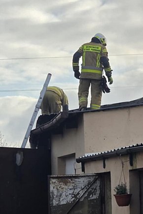 Pożar budynku garażowego w Pogorzeli-13675