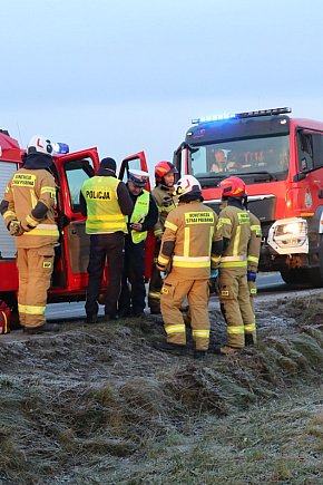 Dachowanie na oblodzonej drodze w Taniecznicy-13695