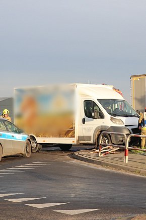 Zderzenie dwóch pojazdów w Żychlewie-13698