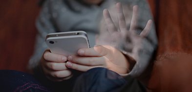 Dramatyczny telefon dziecka na policję! Ojciec bije mamę i siostrę!-82589