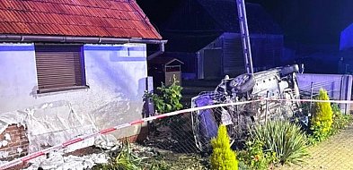 19-latek jechał za szybko i nie zauważył wysepki. Skutki są opłakane-83330
