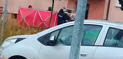 Poranny dramat na osiedlu. Policja wyjaśnia okoliczności śmierci kobiety-83907
