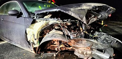 Auto skasowane! Po zderzeniu z ciężarówką,19-letni kierowca BMW...-84479