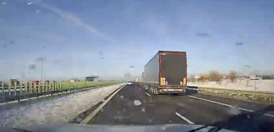 To nie spadło z nieba! Kierująca autem od razu to zgłosiła. Miała nagranie...-85302