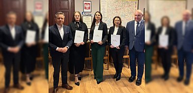 Ten moment, to nowy rozdział w ich życiu. Wszystkie trzy usłyszały ważne...-86140