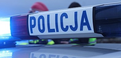 Zapatrzył się w telefon i wjechał do rowu. 18 latka trafiła do szpitala