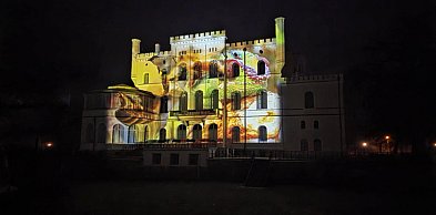 Takiego festiwalu świateł jeszcze nie było! Już pierwszego dnia tłumy wtargnęły...