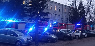 Nerwowy poranek w szpitalu. Interweniowały aż trzy zastępy straży pożarnej