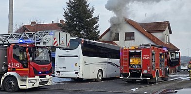 Płonie budynek mieszkalny w Gostyniu. Sytuacja wygląda bardzo poważnie...
