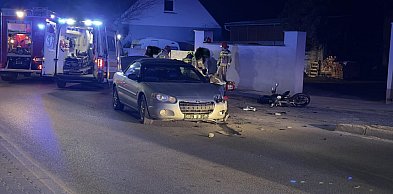 Niedzielny wieczór zakończył się wypadkiem. Ranny motocyklista...