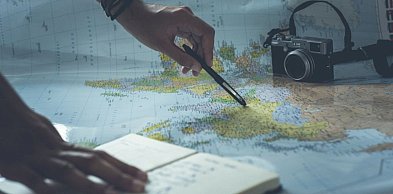 Mieszkańcy Gostynia coraz częściej podróżują po Europie. Dlaczego warto pamiętać o