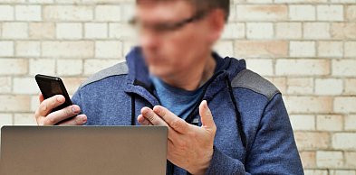 Napisał do niego "znajomy". Chwilę później był biedniejszy o kilka tysięcy...