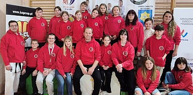 Jedenaście medali i mocny początek sezonu! Karatecy z Gostynia pokazali klasę