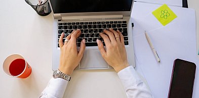 Praca zdalna dla firm z Poznania. Jak zarabiać więcej bez konieczności wyprowadzki