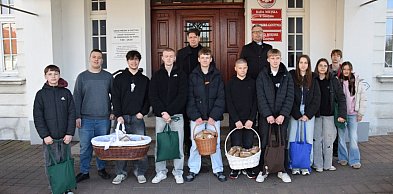 Cebulki na urodziny. Młodzi radni zachęcali do świętowania 748 rocznicy...