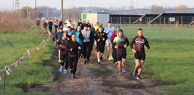 Nie wszyscy zaczęli Wielkanoc od stołu. Zaczęli na Górze Zamkowej, meta w bazylice