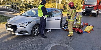 Groźne potrącenie na pasach. Samochód uderzył w dwoje 60-latków