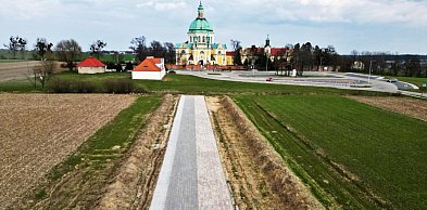 Miała być piękna trasa do Świętej Góry, ale... Na razie prowadzi donikąd