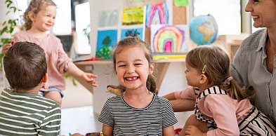 Praca z dziećmi jako sposób na stabilną karierę zawodową