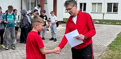 Od startu do podium. Uczniowie podczas lekkoatletycznej rywalizacji