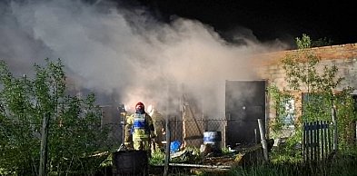Z budynku niewiele zostało. W akacji brali udział także strażacy z Gostynia