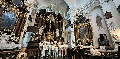 Wspólne świętowanie. Schola wystąpiła w klasztorze franciszkanów
