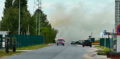 Pożar ma terenie centrum recyklingu. Gęsty dym widoczny był z daleka