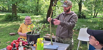 Smaki natury i survivalowe wskazówki. „Dzika kuchnia” w DPS Zimnowoda