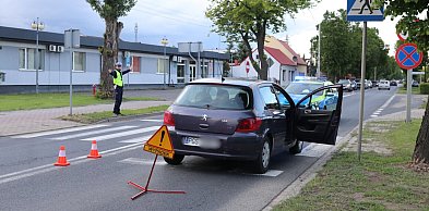 Przechodzili przez przejście dla pieszych. Wtedy wjechał w nich Peugeot...