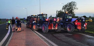 Jechał przez rondo, wtedy to się stało. Beczka zablokowała obwodnicę DW 434