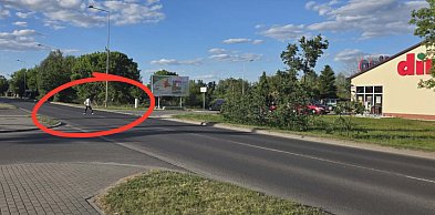 Mają świadomość że nie powinni ale... Powiatowy radny o mało nie rozjechał...