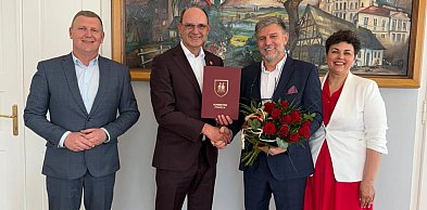 Zaczynał 30 lat temu jako nauczyciel. Od tej pory wiele się zmieniło. Właśnie...