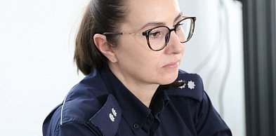 Auto w rowie i kierowca biegnący drogą... Policjanci szybko połączyli kropki