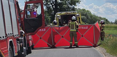 Groźny wypadek w drodze na Świętą Górę. Rannego księdza zabrał helikopter