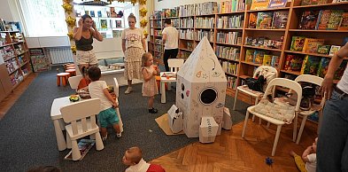 Mamy rozmawiały, dzieci odkrywały. Biblioteka gościła najmłodszych