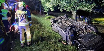 Dachowanie w środku nocy. Wcześniej 18-letni kierowca BMW zaczął nagle...
