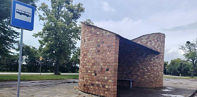 Zniknęły napisy, wróciła estetyka. Przystanek odzyskał dawny blask