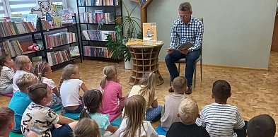 Sołtys Piasków włączył się do akcji „TataTeżCzyta”