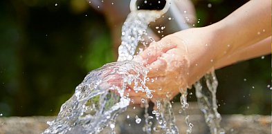 Upały uderzają w wodociągi w całym powiecie. Mogą pojawić się problemy z wodą