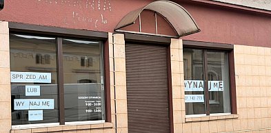 Działali przez wiele lat. Dziś lokal znowu stoi pusty. Kolejny biznes znika...