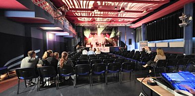 Kryminalny Magiel. Piknik, pokazy, a na koniec gala podsumowująca konkurs...-82699