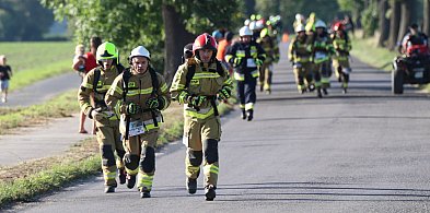Upał, stalowe butle i sprint do mety. Tak wyglądał pierwszy taki bieg w powiecie-82877