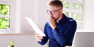 Marzył o fortunie, został z niczym. Teraz może tylko żałować swojej naiwności-83333