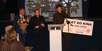 Sala pękała w szwach. Były nagrody, wspomnienia i bilet do kina dla wszystkich...-83535