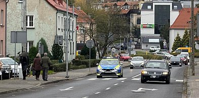 O krok od tragedii. Gdyby nie kierowca ciężarówki mogła zginąć cała rodzina-83622