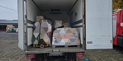 Tylko spojrzeli i już wiedzieli... Kierowca musiał rozładować ponad dwie tony.-83712