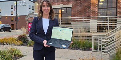 Poleciała do USA, tam podpisała umowę. Pogorzelę czeka świetlana przyszłość?-84344